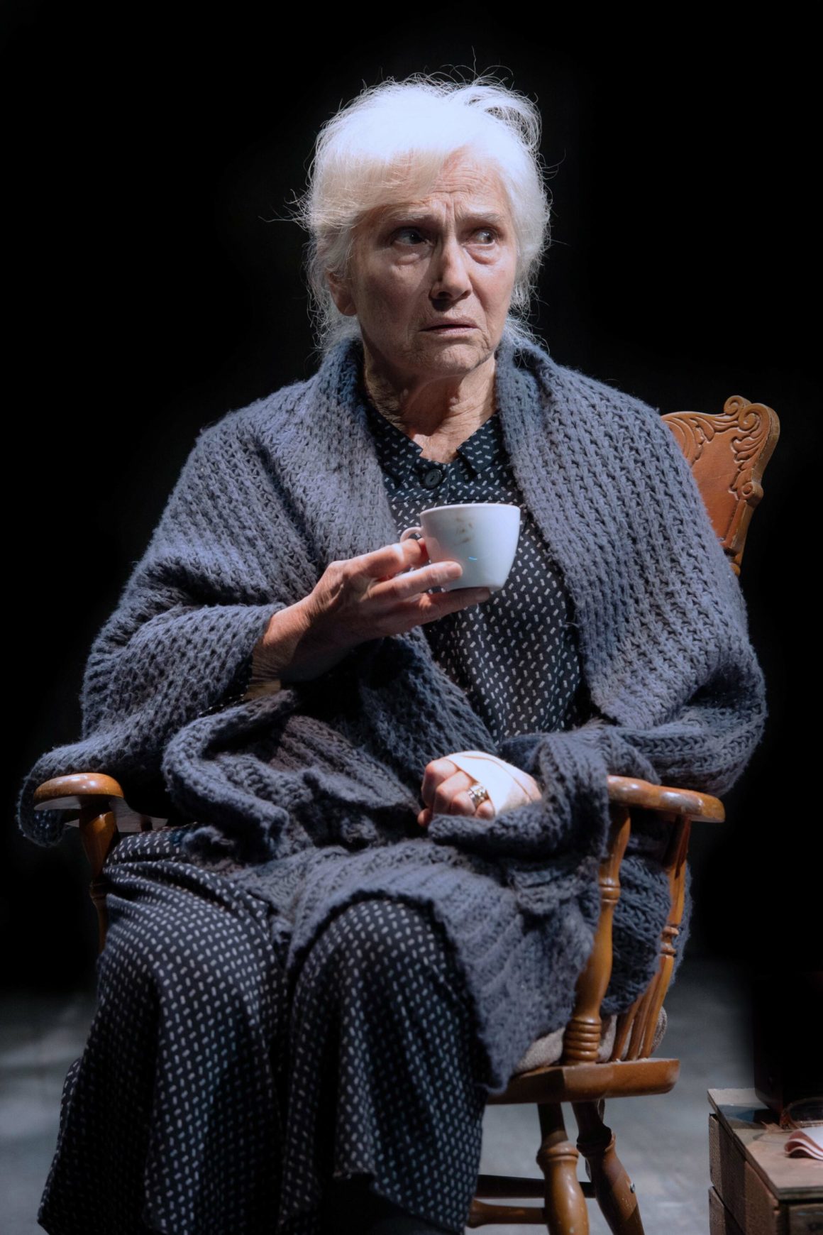 AMBRA  ANGIOLINI /  IVANA MONTI